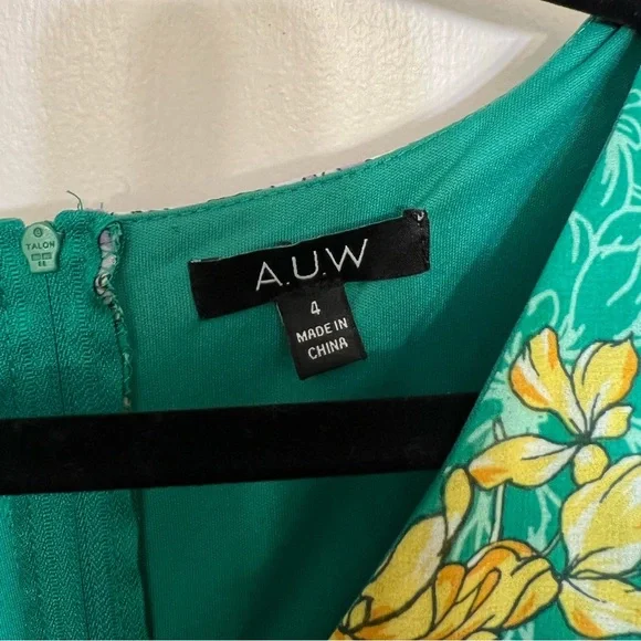 Gorgeous AUW Green Dress - Picture 2 of 10